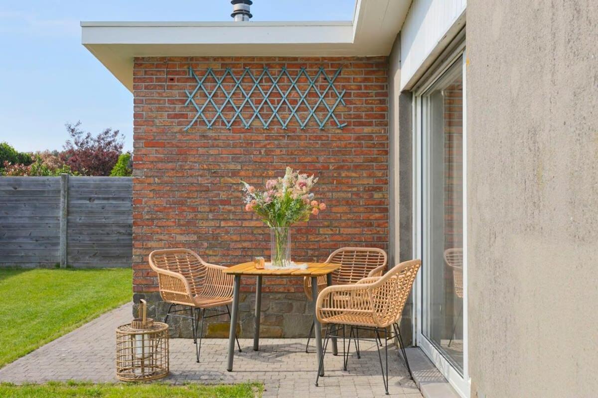 Huswell - Bungalow With Garden At 5 Minutes From The Beach Villa De Haan Kültér fotó