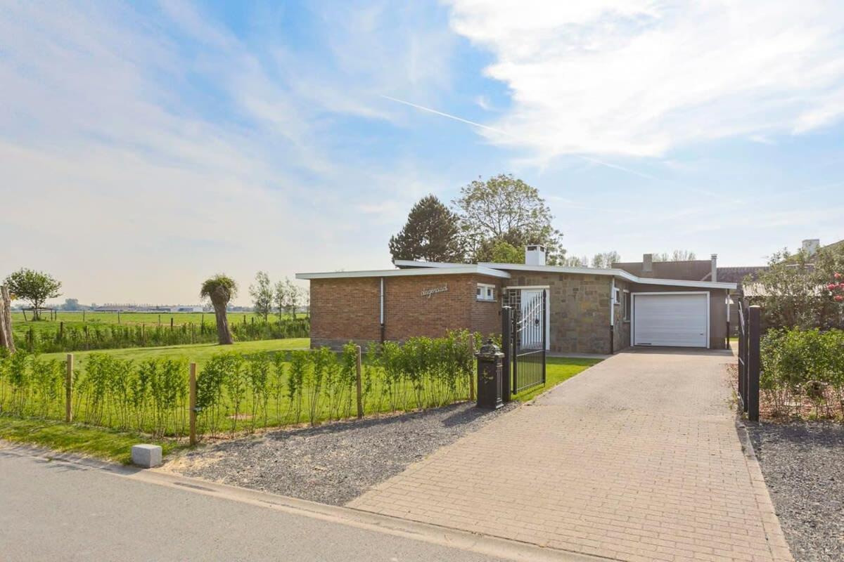 Huswell - Bungalow With Garden At 5 Minutes From The Beach Villa De Haan Kültér fotó